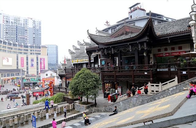 激动挥拳欢呼!美网4日,郑钦文2 1挺进32强 116决赛对手已确定!