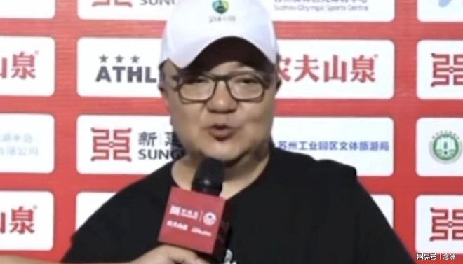 卢伟:队医说王哲林撕裂受伤至少缺席半个月 但他不想错过机会