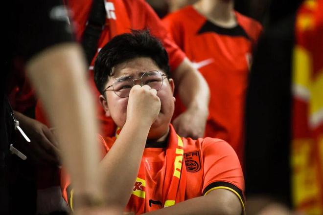 对话维他动力秦海龙：具身智能真正难题不是让机器人「学会」，而是跨本体「继承」
