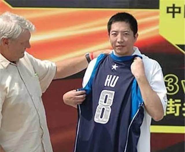 乌克兰首次确认瑞典预警机已参战，F16获得空中雷达支援