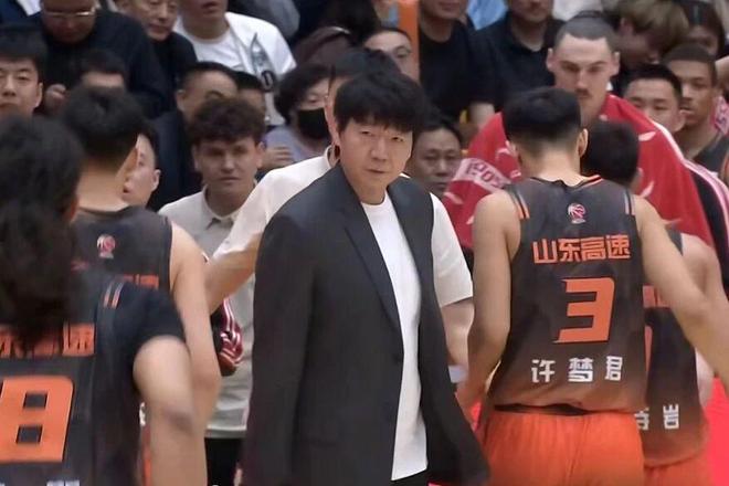 安娃横扫赫卡夺冠成05后第一人，孙心然速败丢冠仍成青少年球后