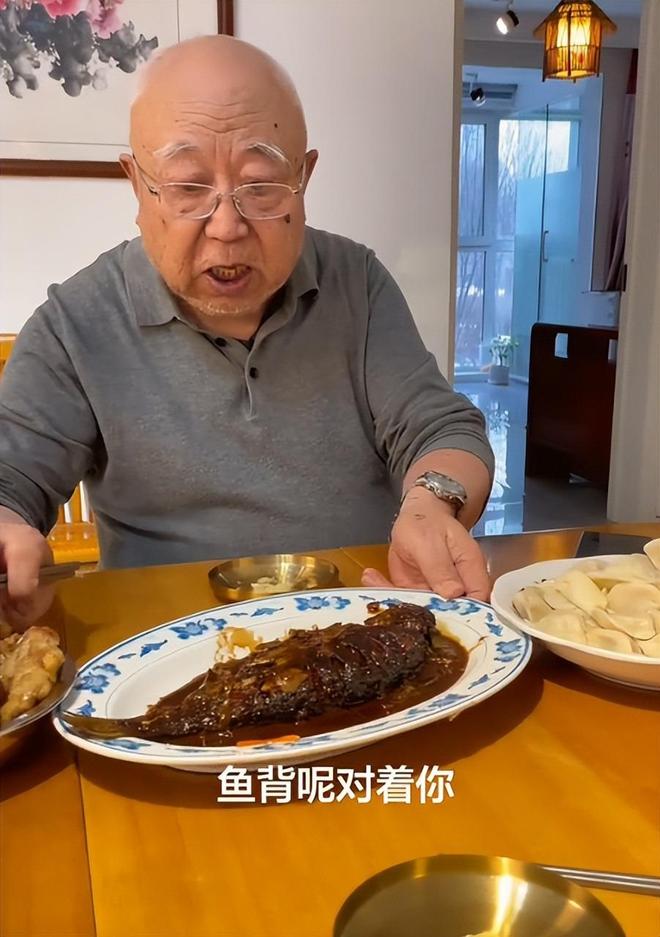 喜讯！他是上港近三年本土最成功的后腰引援，已在中超站稳脚跟