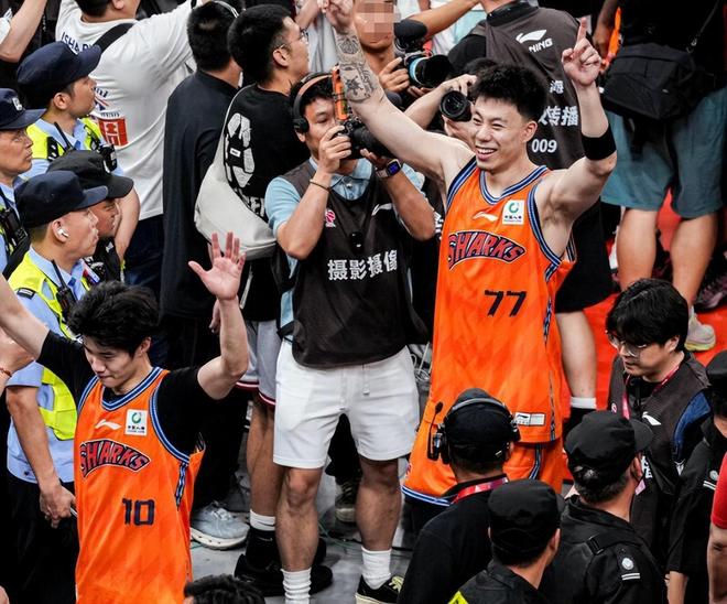 奥斯卡影后全裸出镜!凯特·温斯莱特大尺度戏震惊好莱坞