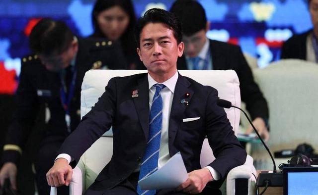 官宣!5队21人超大交易缩水了!唐斯换空气,不疯魔不成活!
