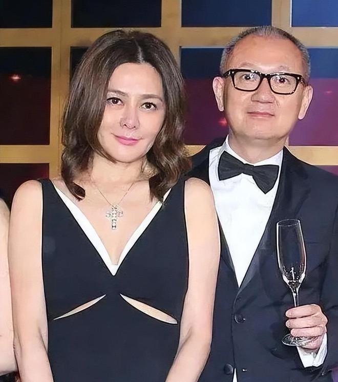 中国网球喜提双冠重现20年前盛景,英球员颁奖礼批ATP削减双打