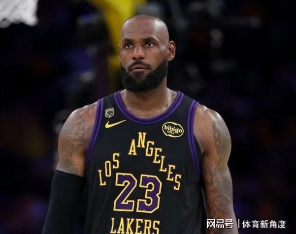 54岁齐达内法国首训:亲自喂饼!将重塑姆巴佩角色 全队鼓掌