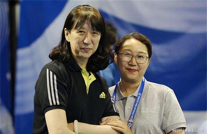 傅首尔前夫发文痛斥网红“留几手”,力挺前妻:是我最佩服的女性之一
