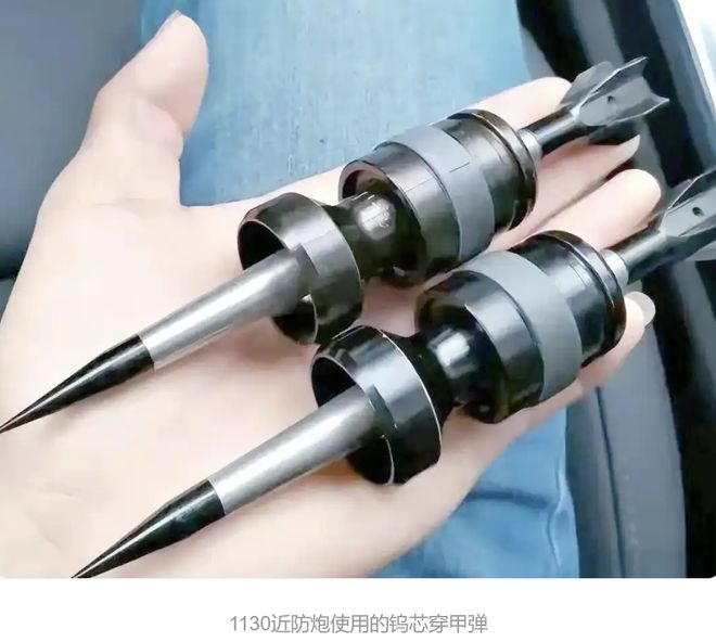 伤害性不大侮辱性极强！凯特戴旧项链艳压卡米拉，威廉连老婆的手都牵不到