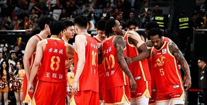 罗宾逊松口谈去留:卫冕“非常有可能”